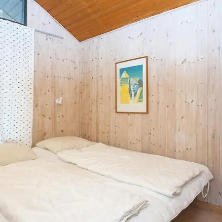 6 Person In Norre Nebel-by Traum *