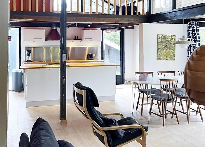 6 Person In Norre Nebel-by Traum *